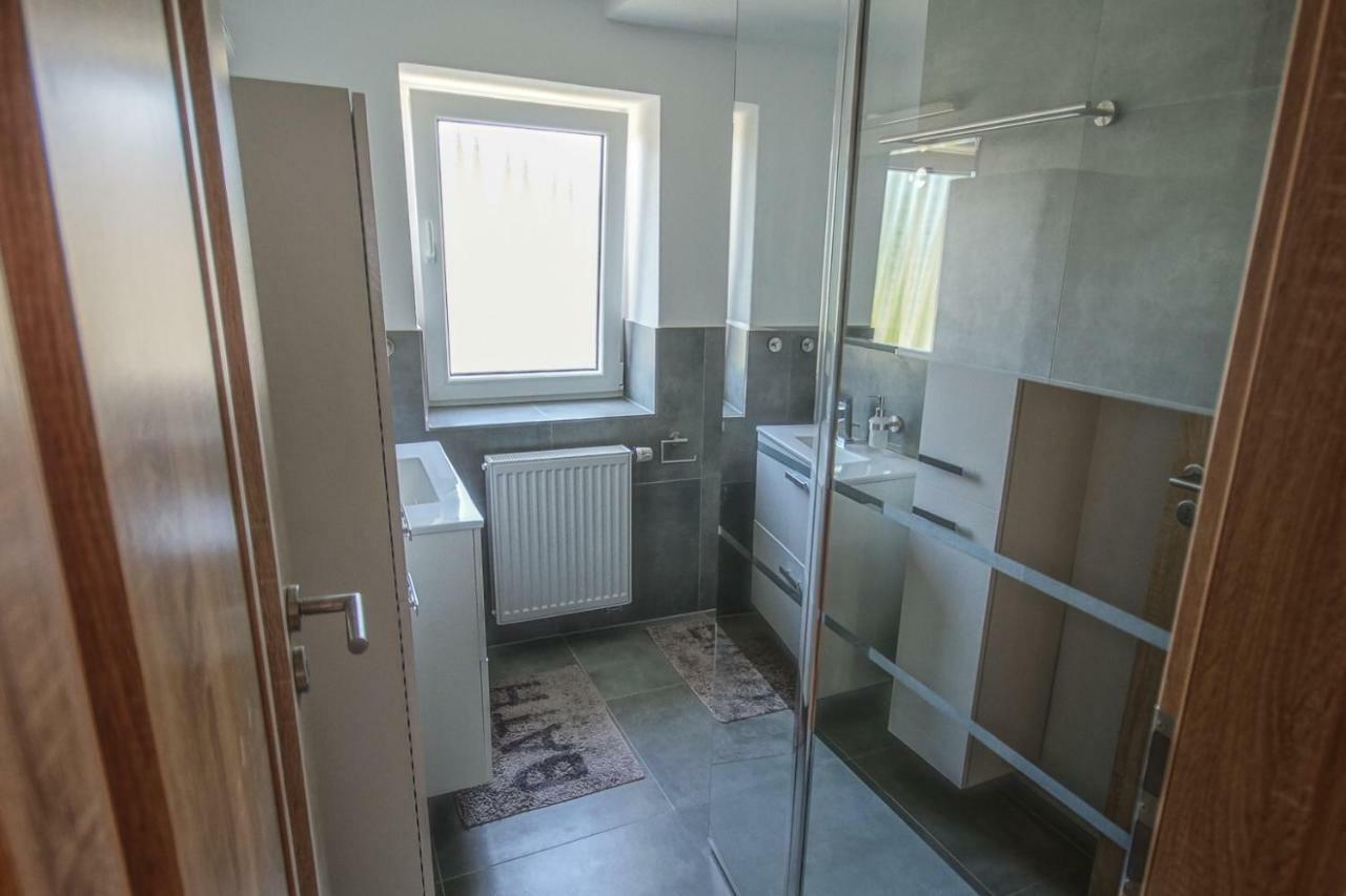 Aresko-Apartments Vidnava Eksteriør bilde